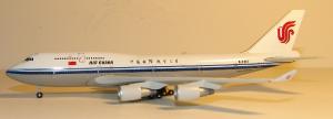 1:400 Gemini Jets Air China Boeing B 747-400 B-2447 GJCCA005